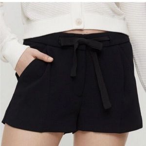 Aritiza | Wilfred Black Shorts